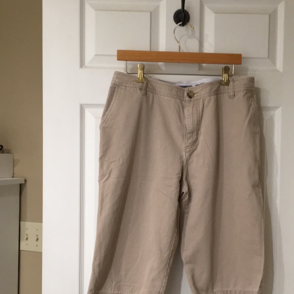 Liz Claiborne Khaki Capris